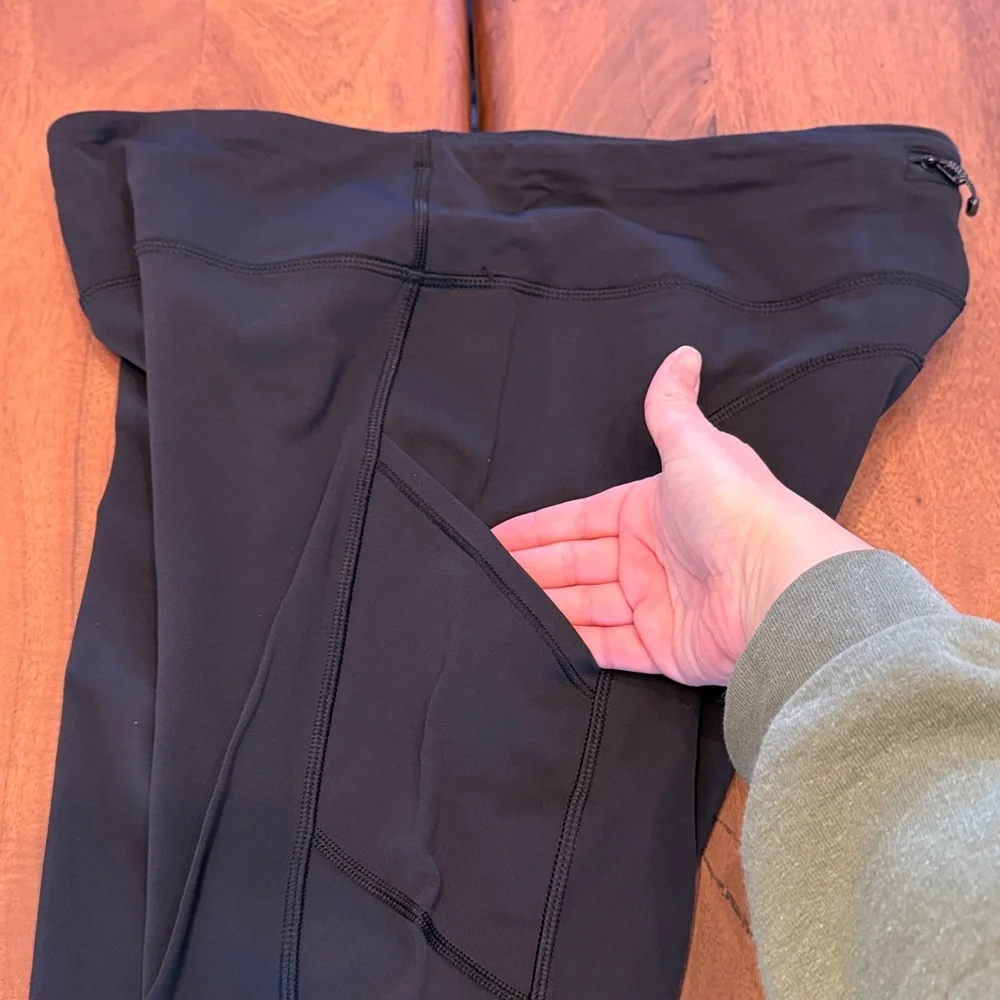Lululemon leggings with ruching detail - black - Picture 6 of 7